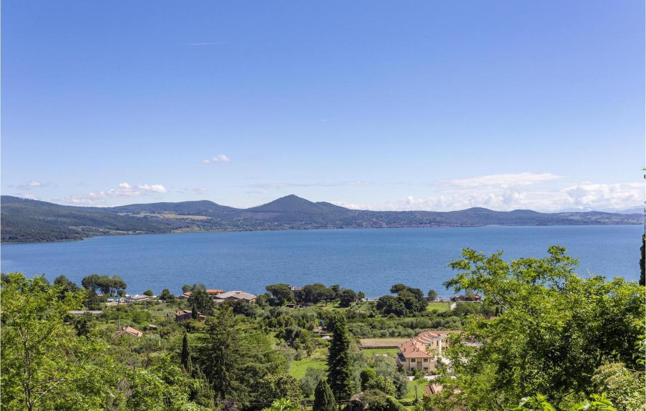 Cozy Home In Anguillara Sabazia With Kitchenette ภายนอก รูปภาพ