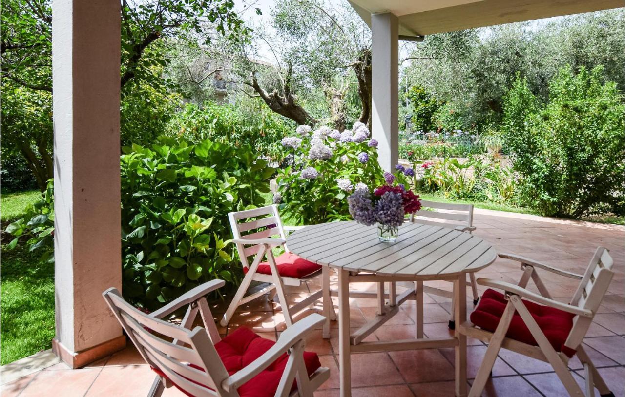 Cozy Home In Anguillara Sabazia With Kitchenette ภายนอก รูปภาพ