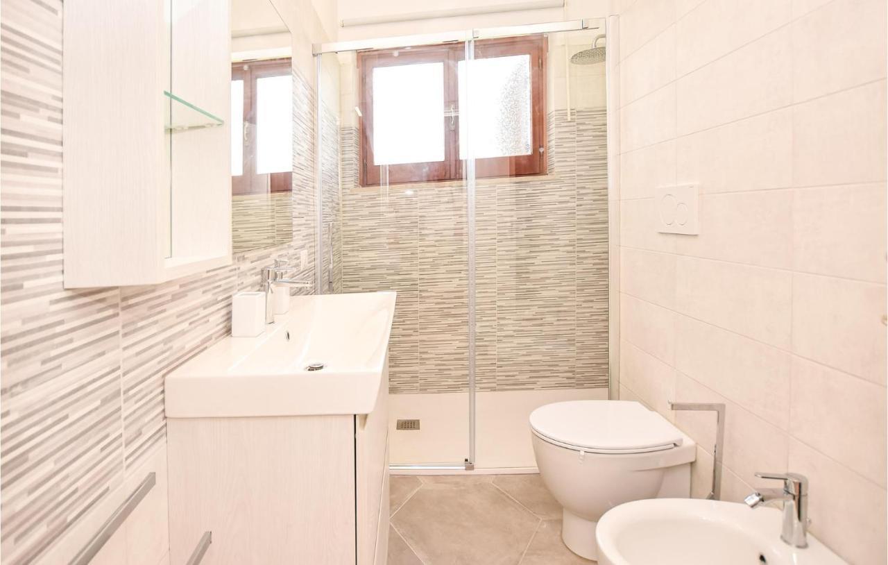Cozy Home In Anguillara Sabazia With Kitchenette ภายนอก รูปภาพ