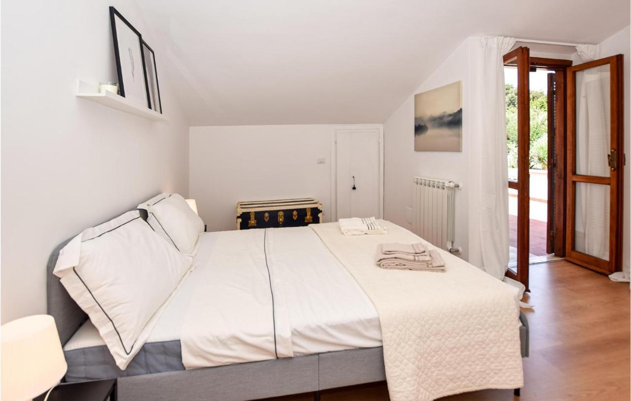 Cozy Home In Anguillara Sabazia With Kitchenette ภายนอก รูปภาพ