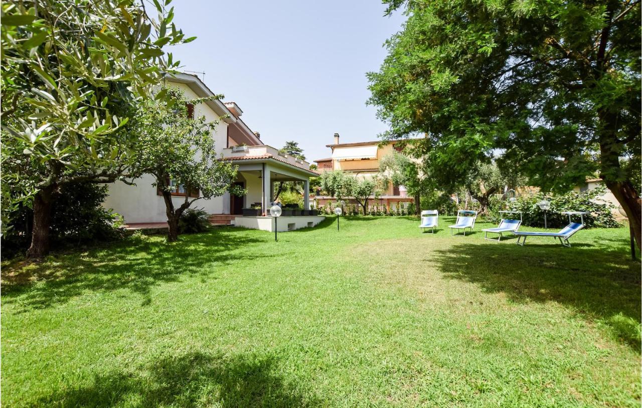 Cozy Home In Anguillara Sabazia With Kitchenette ภายนอก รูปภาพ